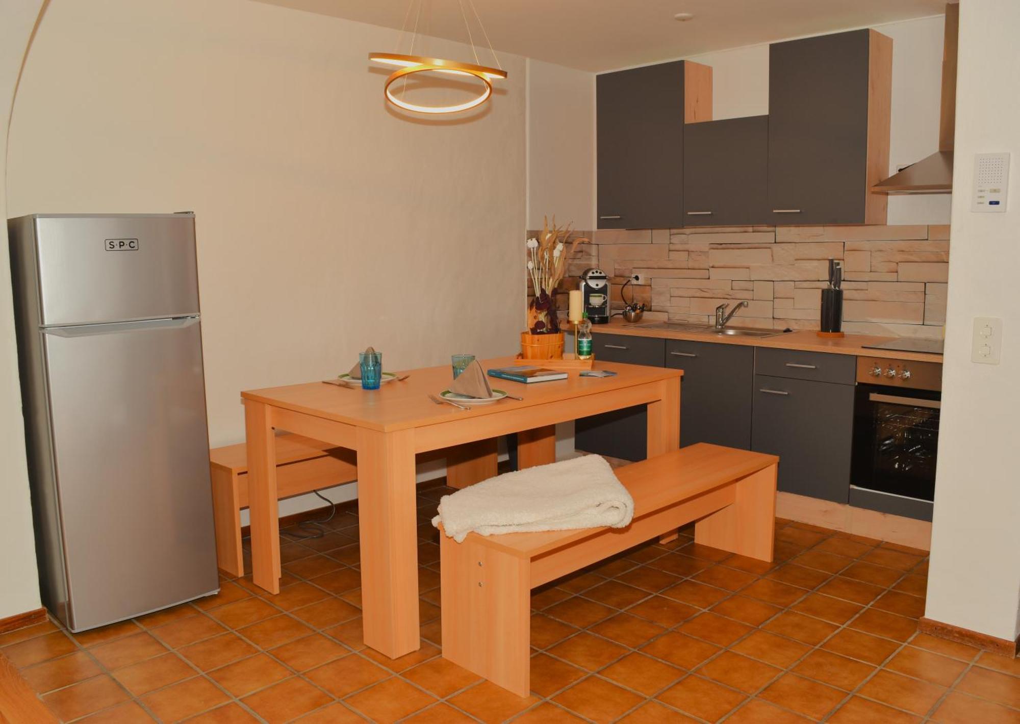 Bellevue Apartment *